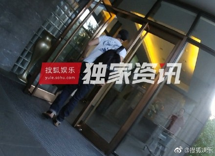 胡歌與神秘女北京豪宅相聚五小時(shí)，豪宅別墅裝修怎樣?